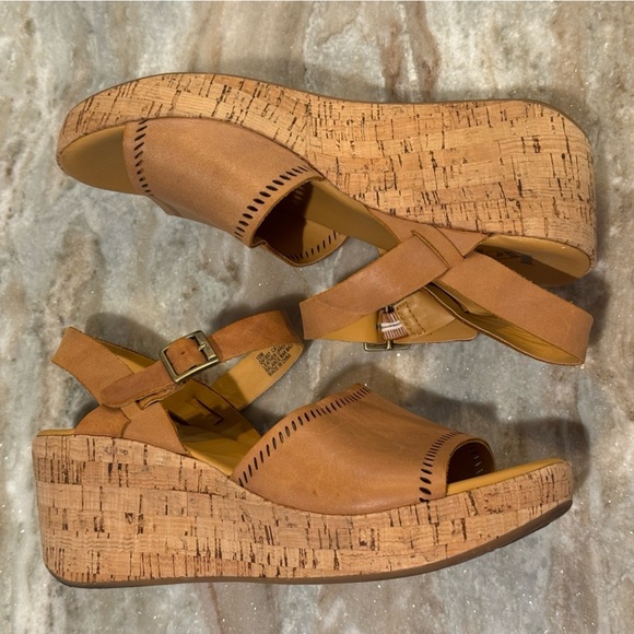 Women’s KORKS tan leather wedge sandals- Size 10 - Picture 7 of 8